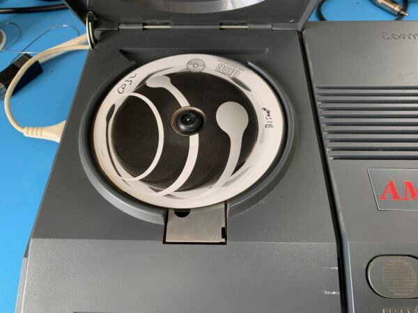 Amiga CD32 Console - Image 5