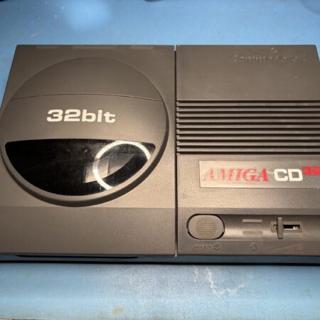 Basic Recap Service – Amiga CD32 (full console)